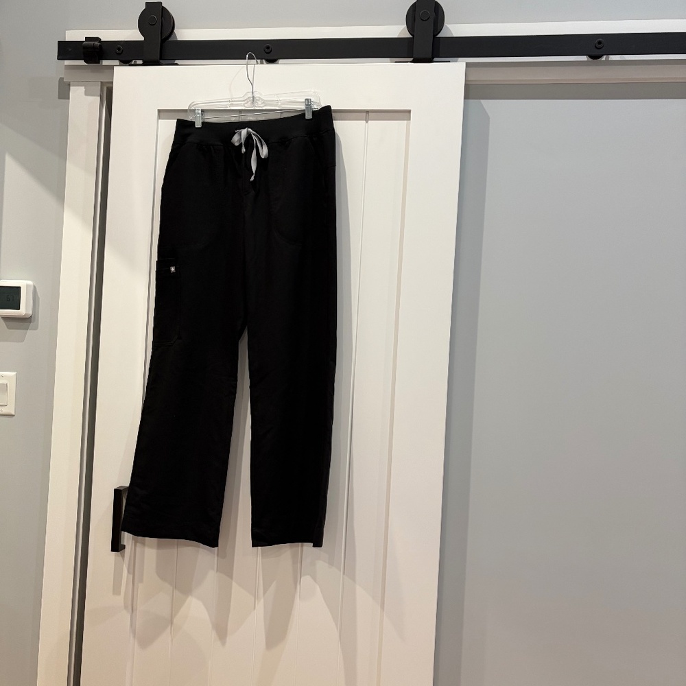EUC FIGS BLACK SCRUB PANTS WOMEN"S SIZE LARGE, wide leg, Style 1000020R